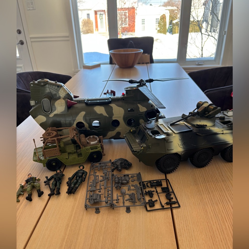 True Hero Sentinel one set by Chap Mei! Military Helicopter,tank,jeep,figures(F)